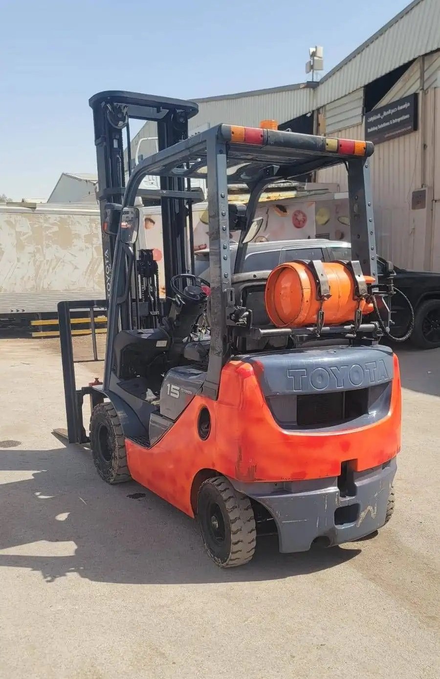 للبيع رافعة شوكية بنزين وغاز تايوتا رافعه فوركلفت