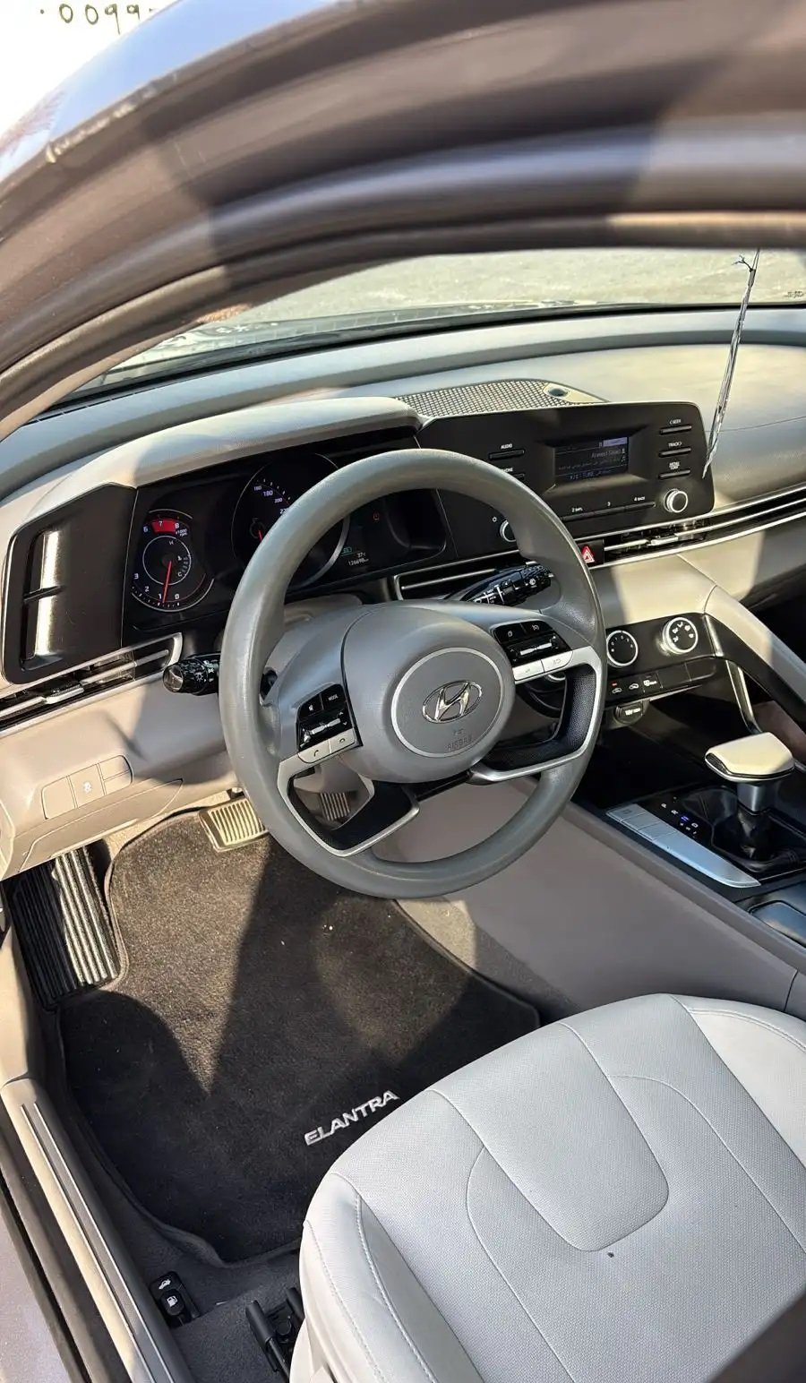 هونداي إلنترا 2022 نظيفة جدا