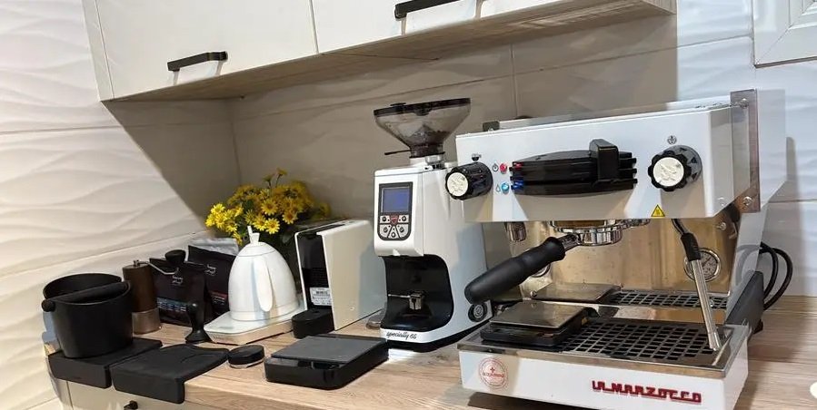 لامارزوكو لينيا ميني ( آلة قهوة ) للمنزل والمحلات الصغيره