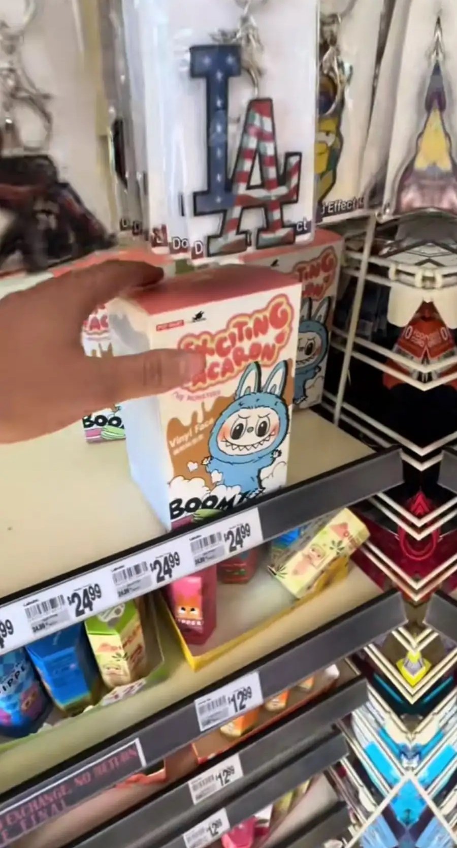 لابوبو (اصلي) شاريه من امريكا ب 120 الحبه دفع عند الاستلام