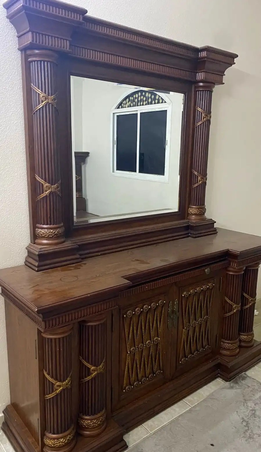 غرفة نوم للبيع