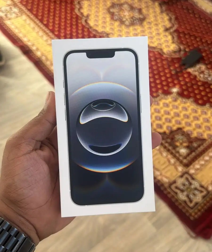 جوال ايفون 16e 128ابيض