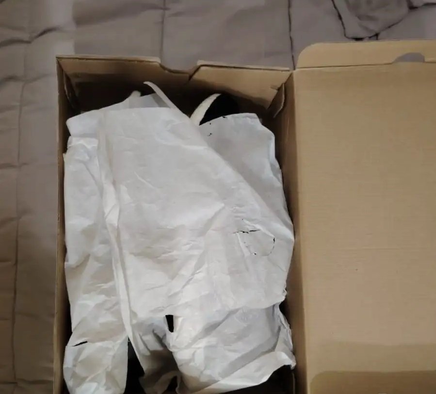 جزمة. اديداس التر بوست اصلية