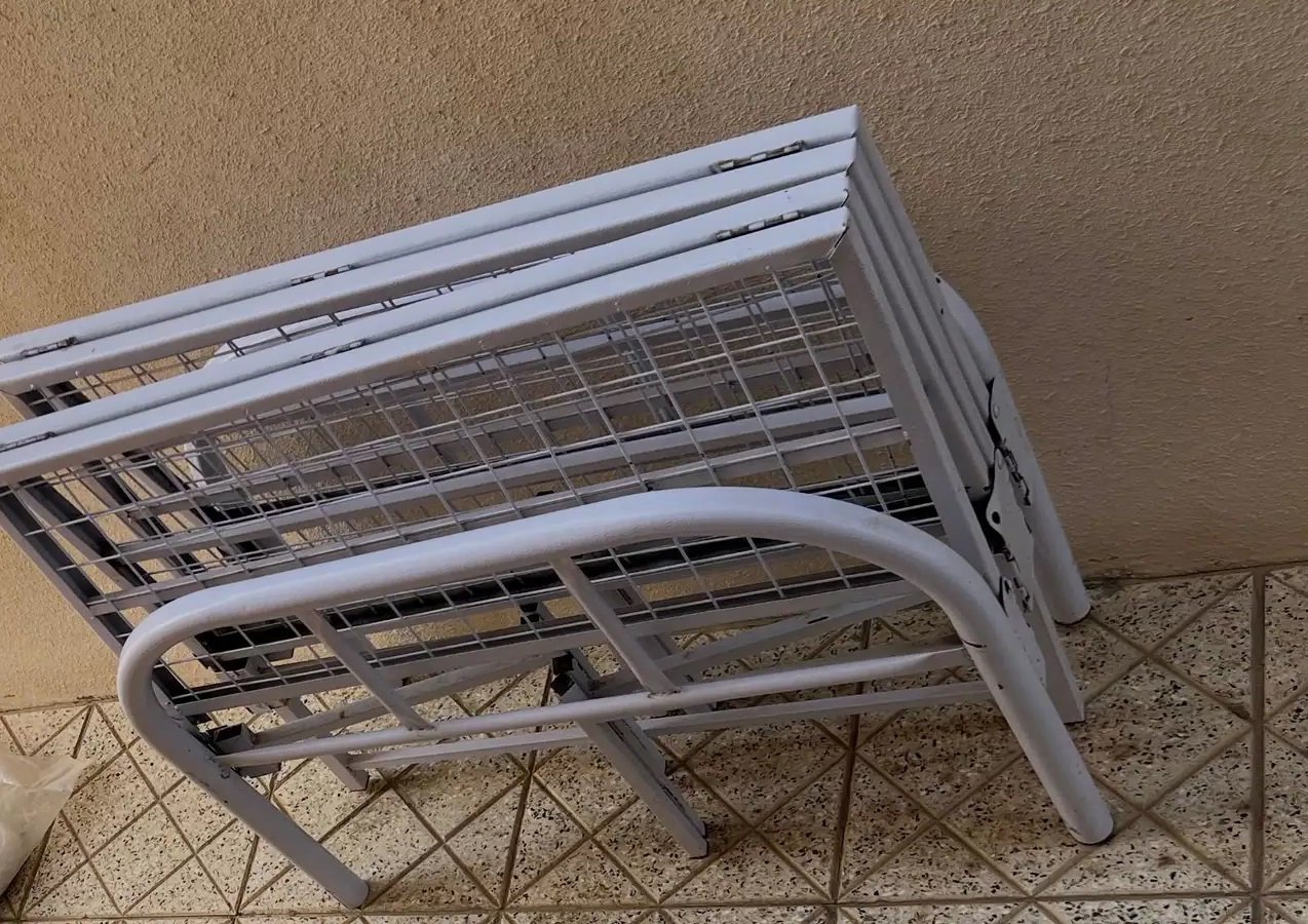 سرير حديد ممتاز جديد للبيع للتواصل