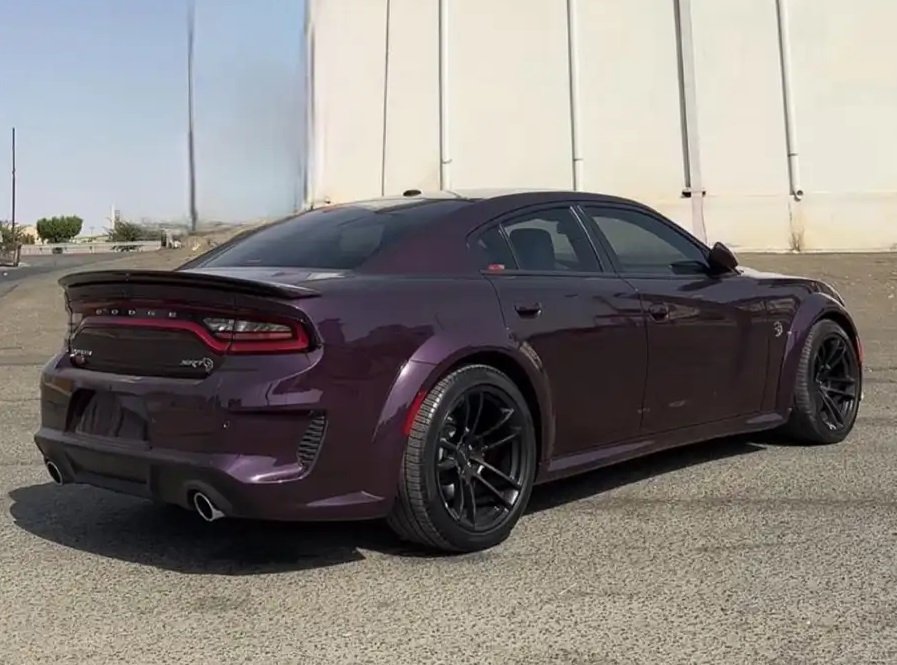 تشارجر هيلكات وايد بدي 2022الوحيده بالمملكه باللون اول مالك