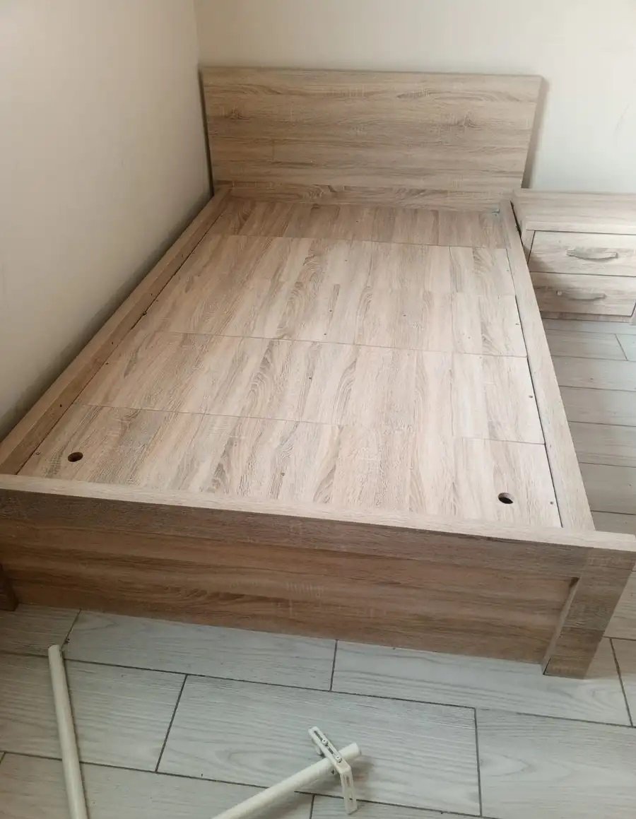 سرير مقاس 120 للبيع ب200