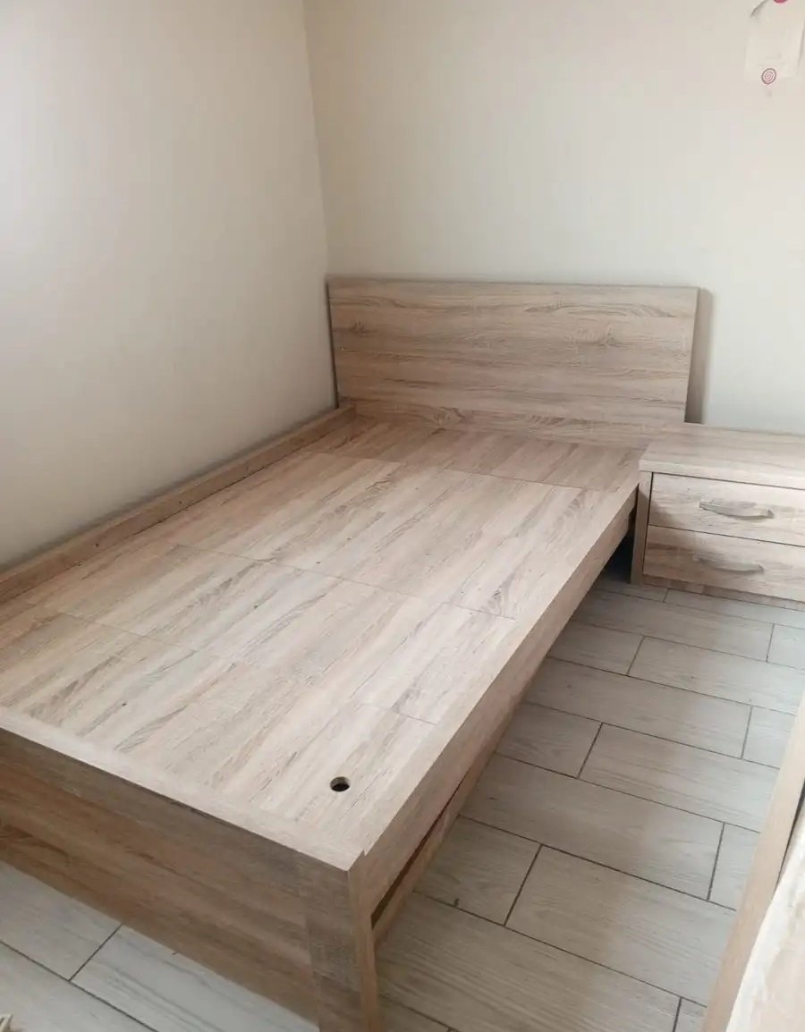 سرير مقاس 120 للبيع ب200