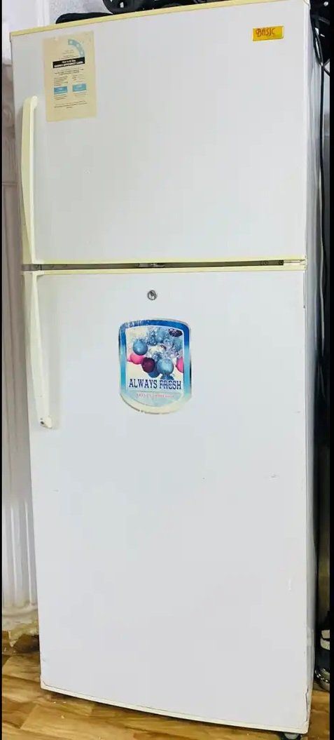 ثلاجة للبيع