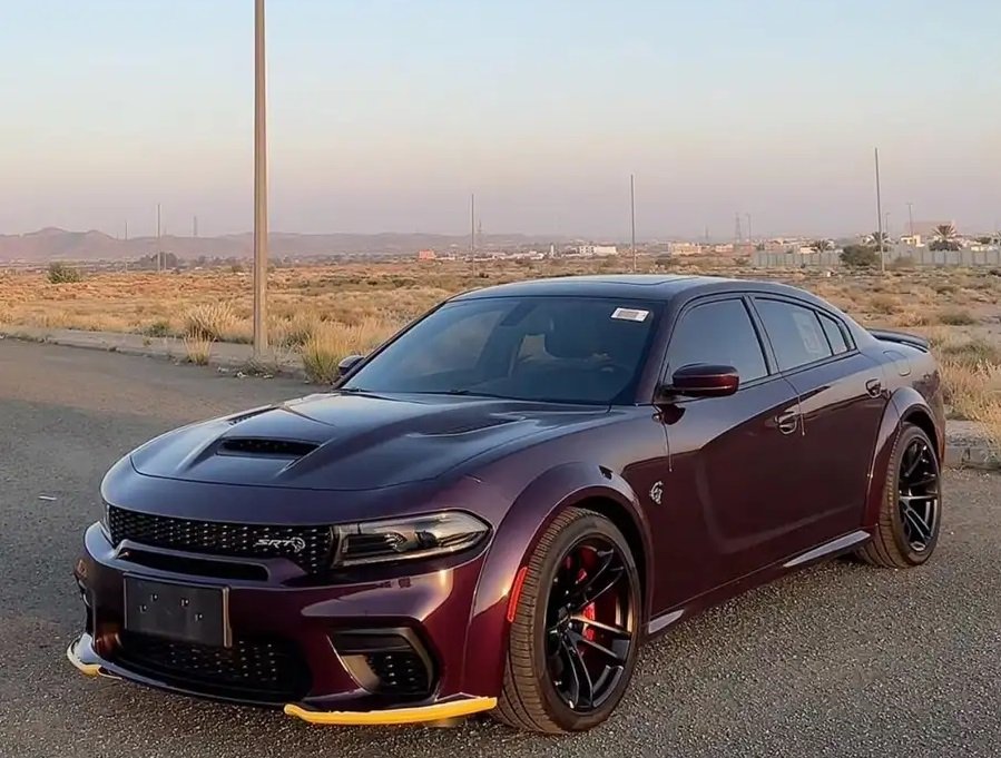 تشارجر هيلكات وايد بدي 2022الوحيده بالمملكه باللون اول مالك