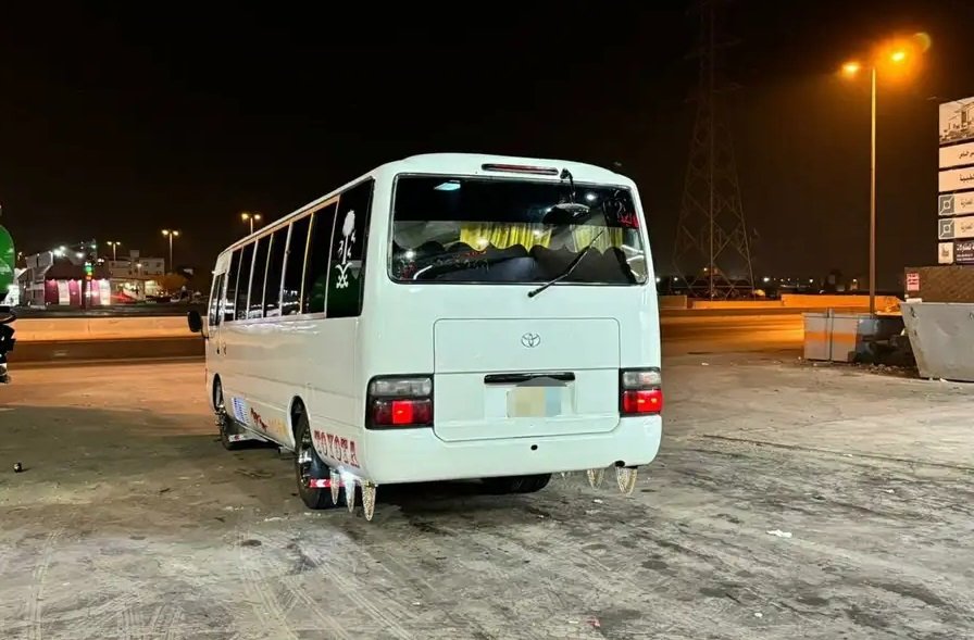 تويوتا باص للبيع 30 راكب