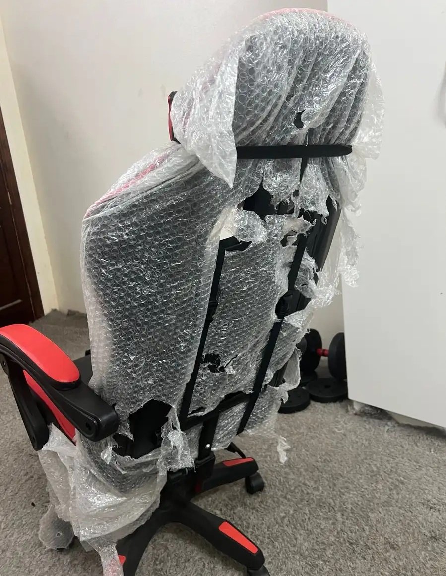 للبيع كرسي قيمنق شرط جديد ما في شي استخدام شهر ونص