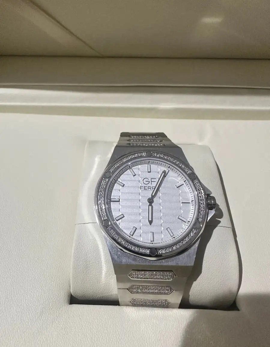 ساعة GF FERRE الماس
