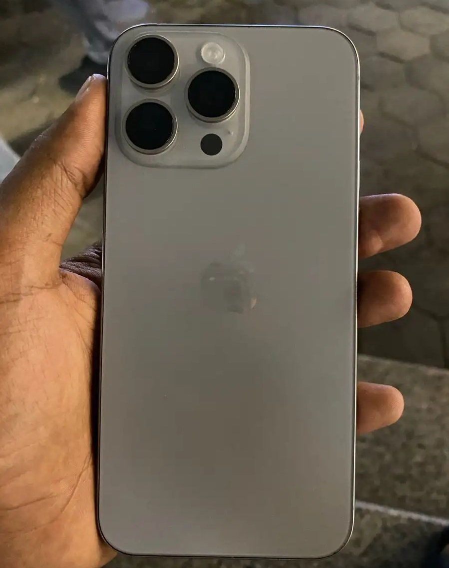 ايفون 15بروماكس