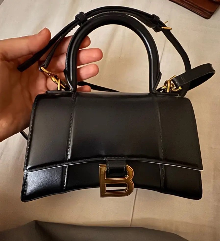 الاصليه شنطة بلنسياقا Balenciaga hourglass XS