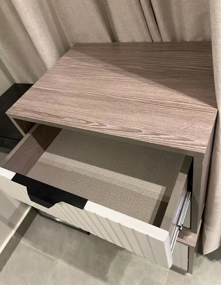 كومدينه جديد – طاوله