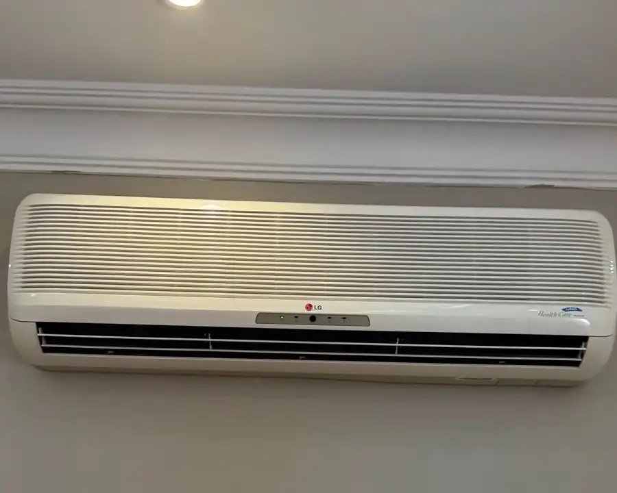 مكيف lg 24000 وحده شغال تمام و يبرد ب 950 ريال