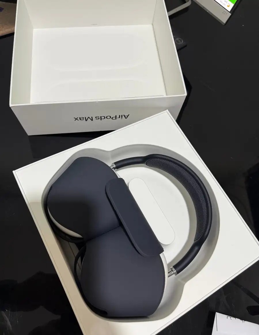 ابل ايربودز ماكس جديدة