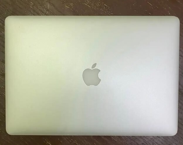 ماك بوك برو 2015 ذاكره 512 قيقا الرام 16 GB
