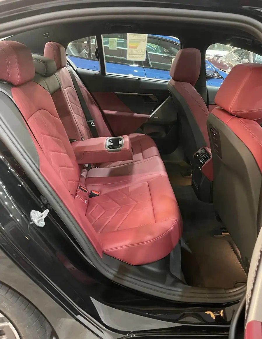 بي ام دبليو 520i M kit موديل 2026 جديد