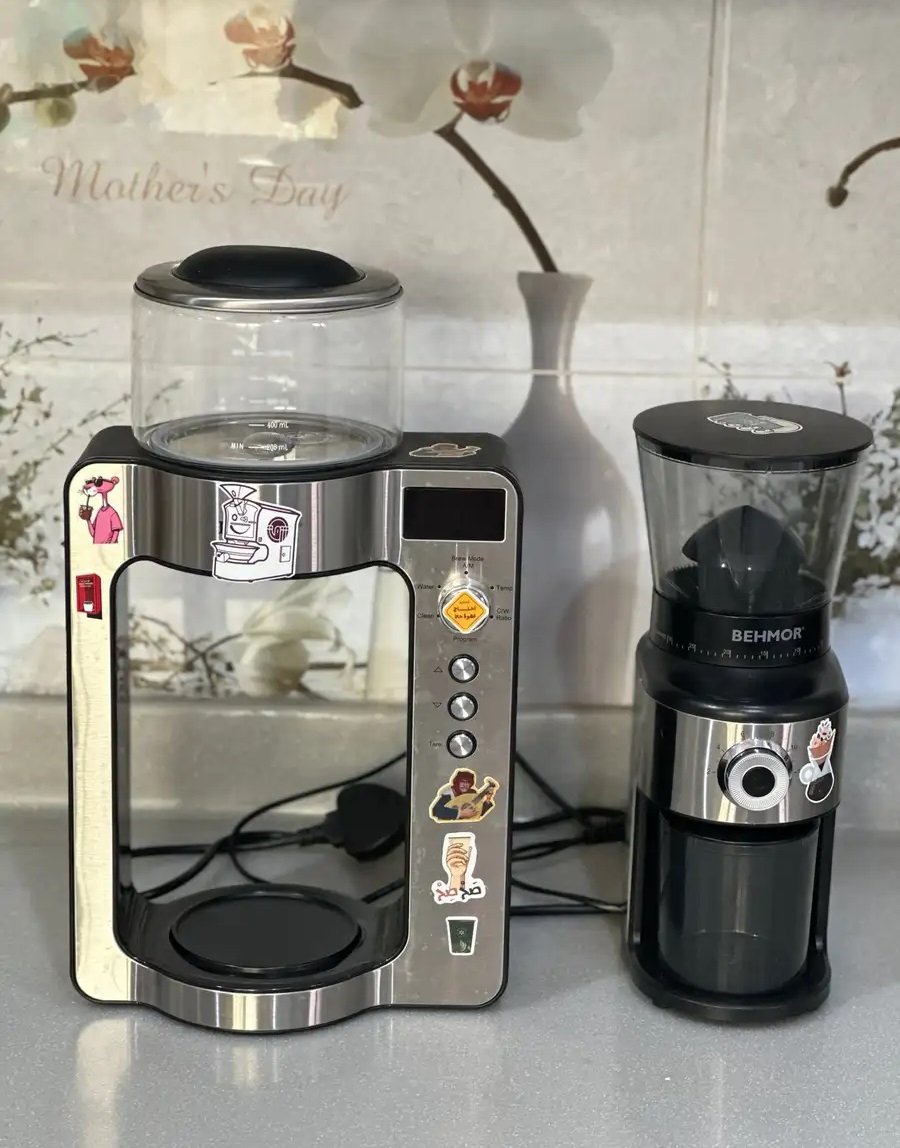 للبيع مكينة قهوى ومطحنه