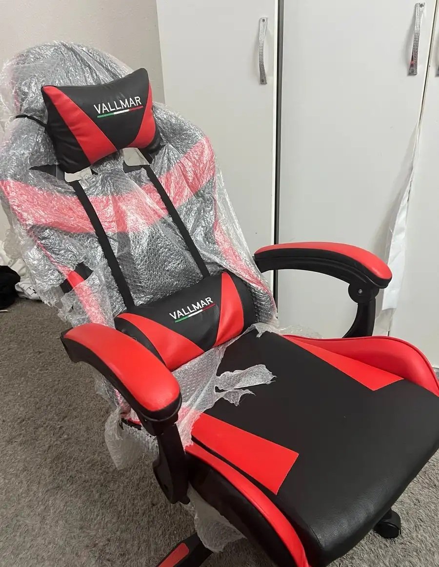 للبيع كرسي قيمنق شرط جديد ما في شي استخدام شهر ونص