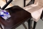 للبيع كرسين وطاولة نظيف
