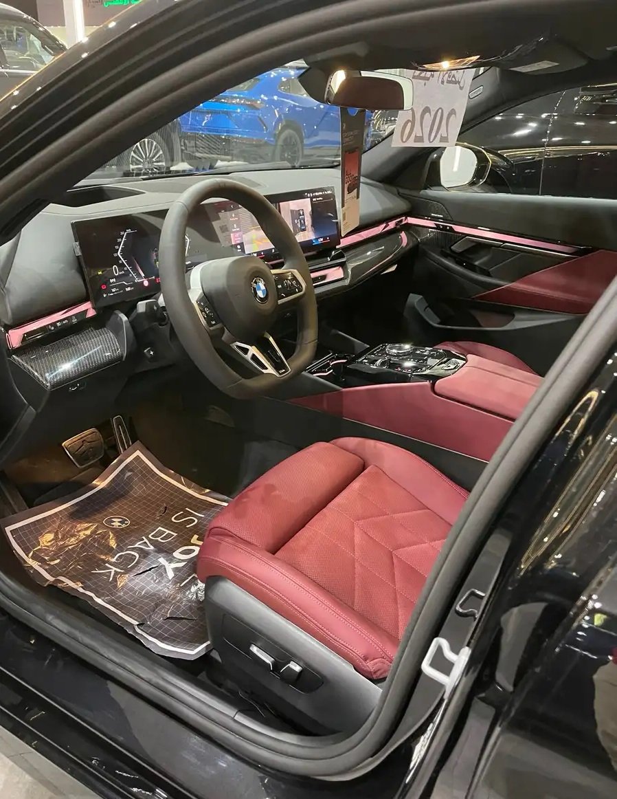 بي ام دبليو 520i M kit موديل 2026 جديد