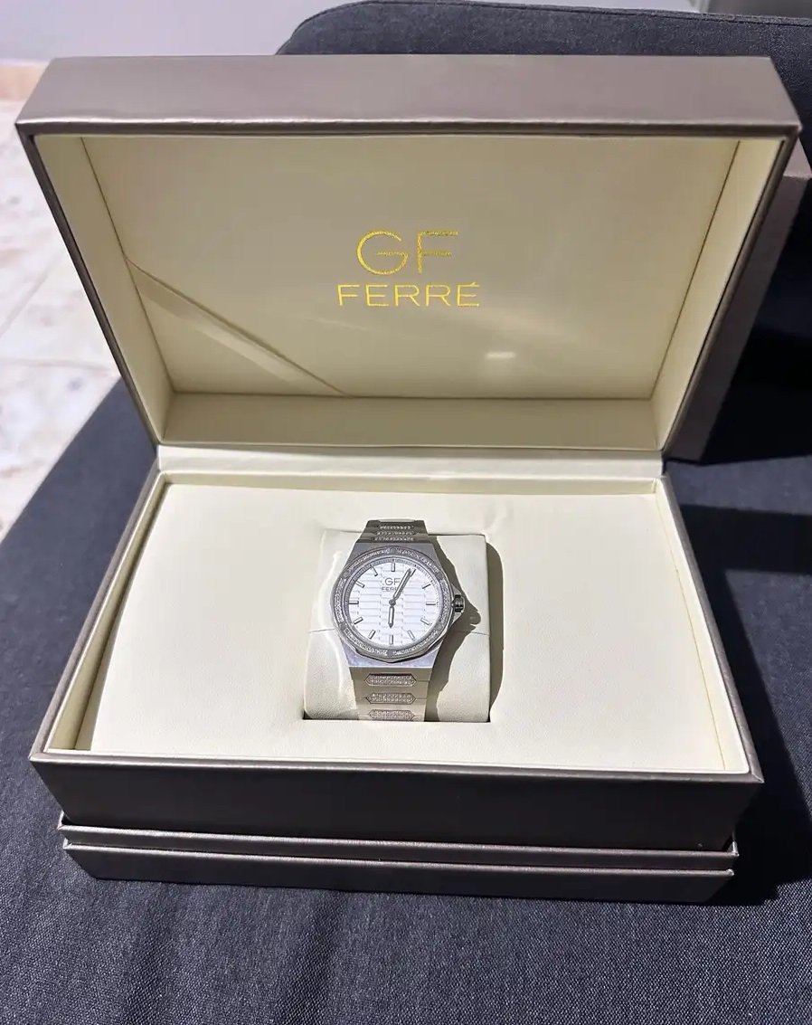 ساعة GF FERRE الماس