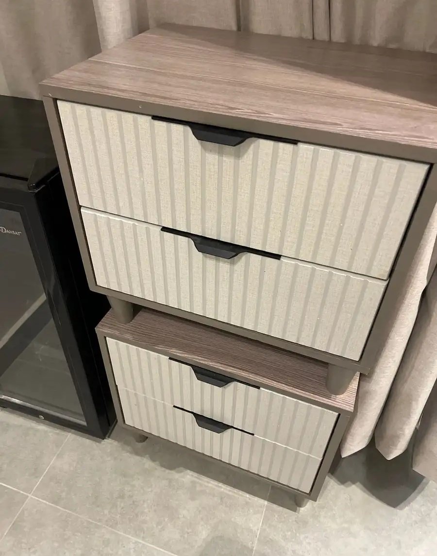 كومدينه جديد – طاوله