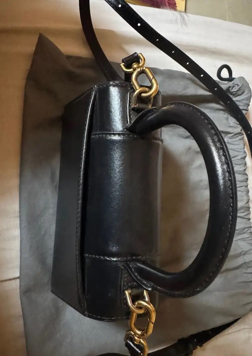 الاصليه شنطة بلنسياقا Balenciaga hourglass XS