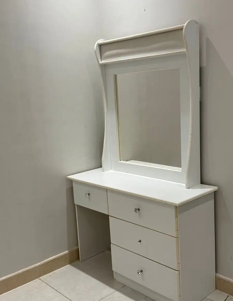 سرير ومرتبة للبيع