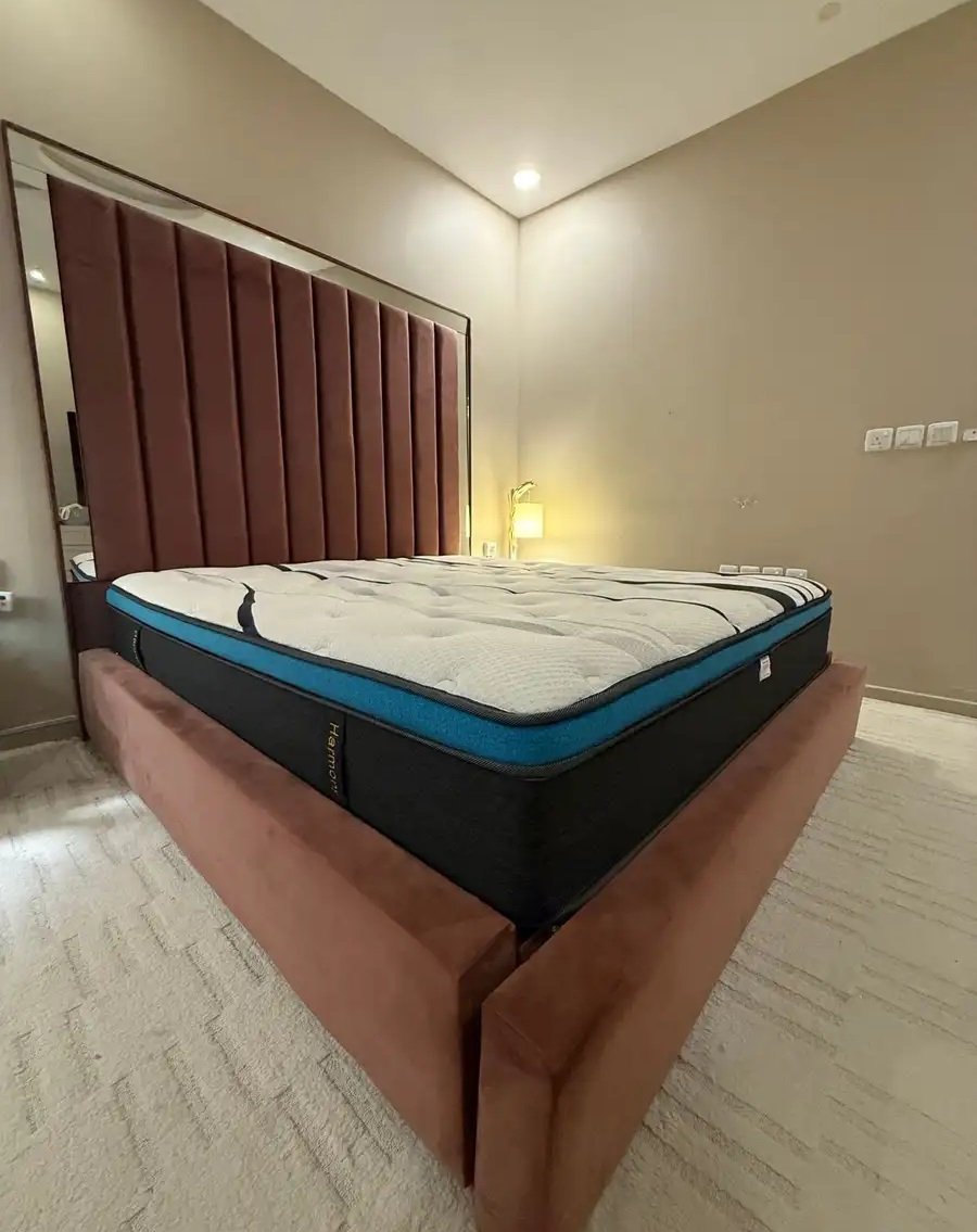 سرير للبيع عرض 2متر نظيف