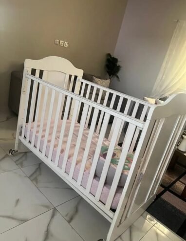 سرير اطفال