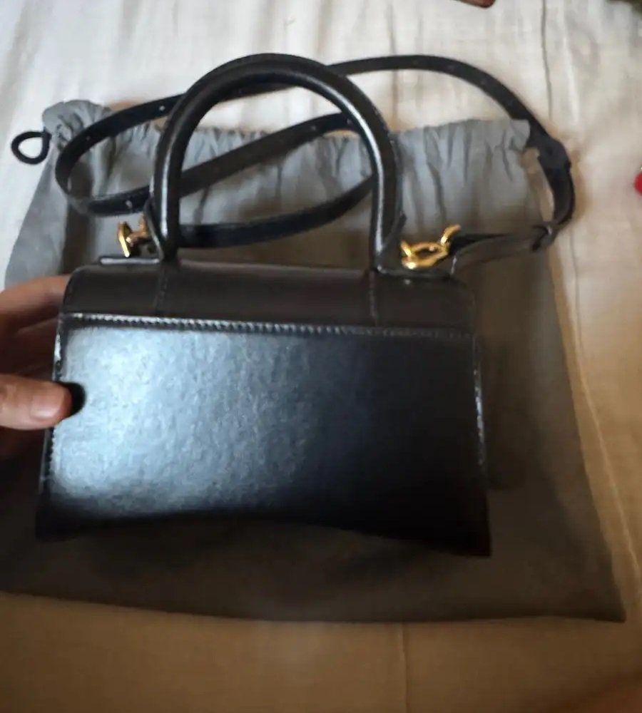 الاصليه شنطة بلنسياقا Balenciaga hourglass XS