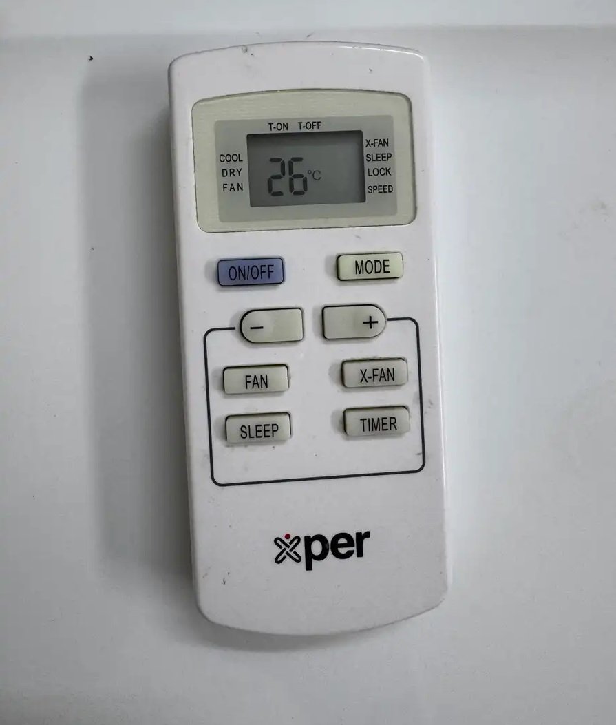 مكيف فريون متنقل نظيف