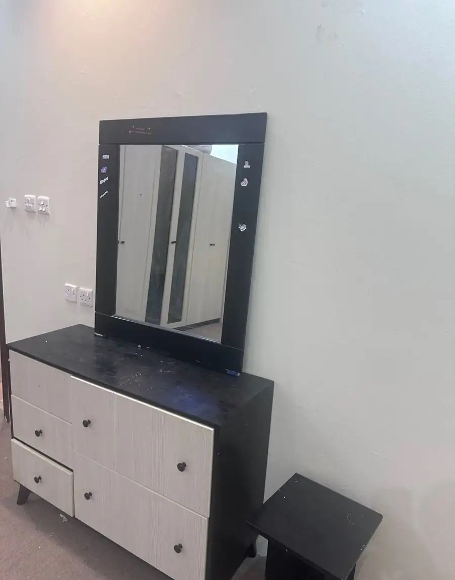 بيع غرفه نوم كامله ونظيفه