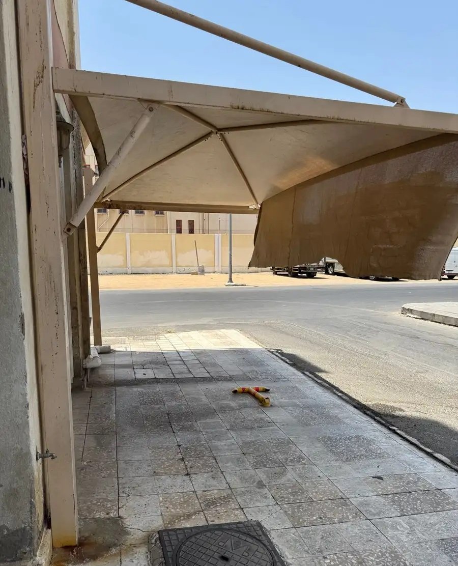 للبيع مظلة موقف سيارة مستعملة