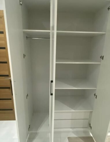 دولاب ملابس