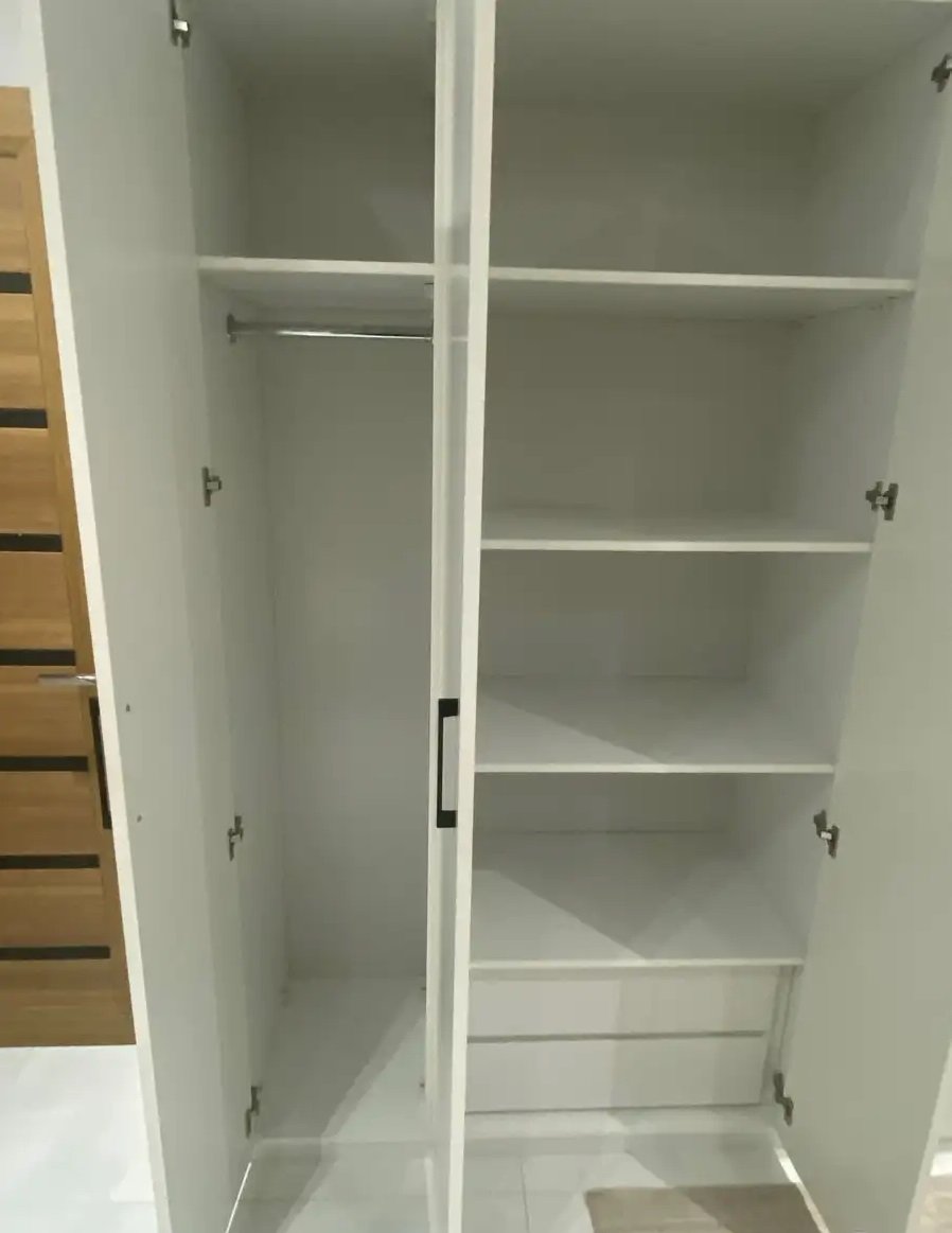 دولاب ملابس