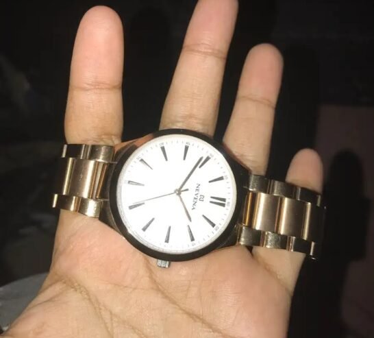 ساعه للبيع