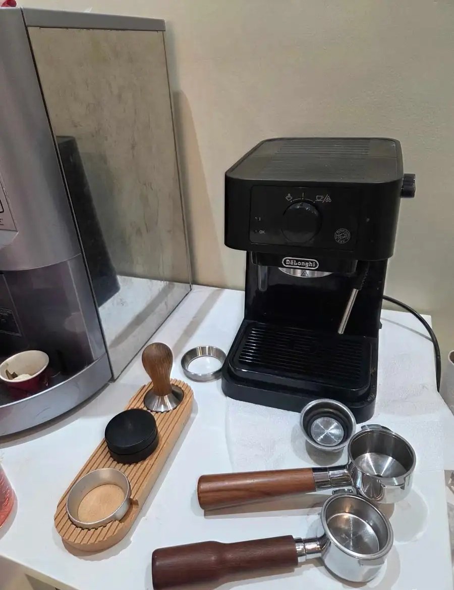 الة قهوة ديلونجي