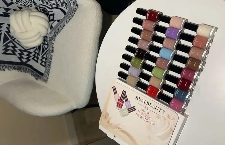 بوكسات مناكير 24 لون ب 65