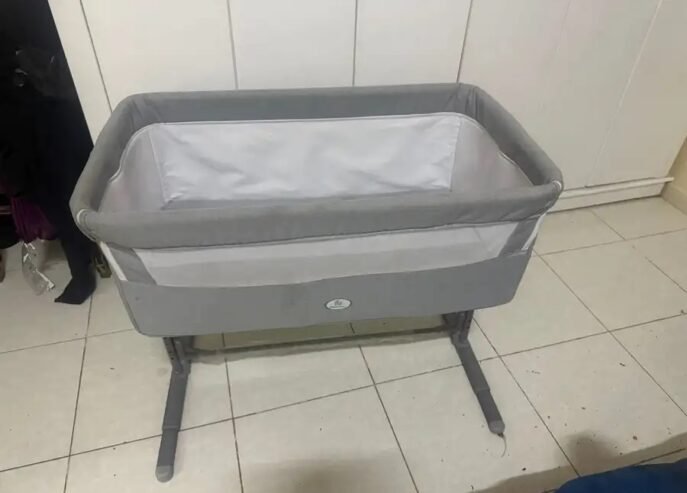 سرير أطفال