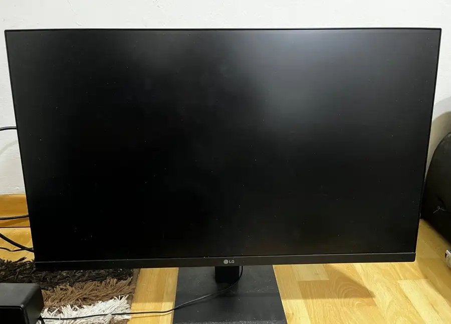 شاشة ال جي LG 27 بوصة