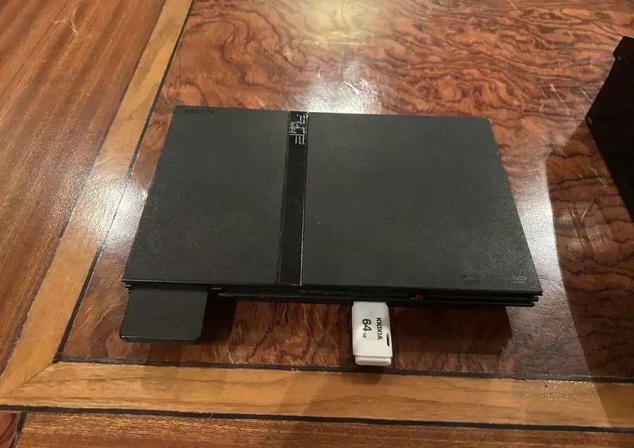 للبيع ب650 ريال فقط سوني 3 (ps3) وسوني 2 (ps2) مهكرين