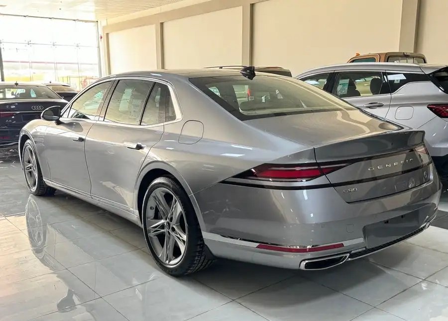 جنسس G90 2025 بلاتينيوم فل كامل