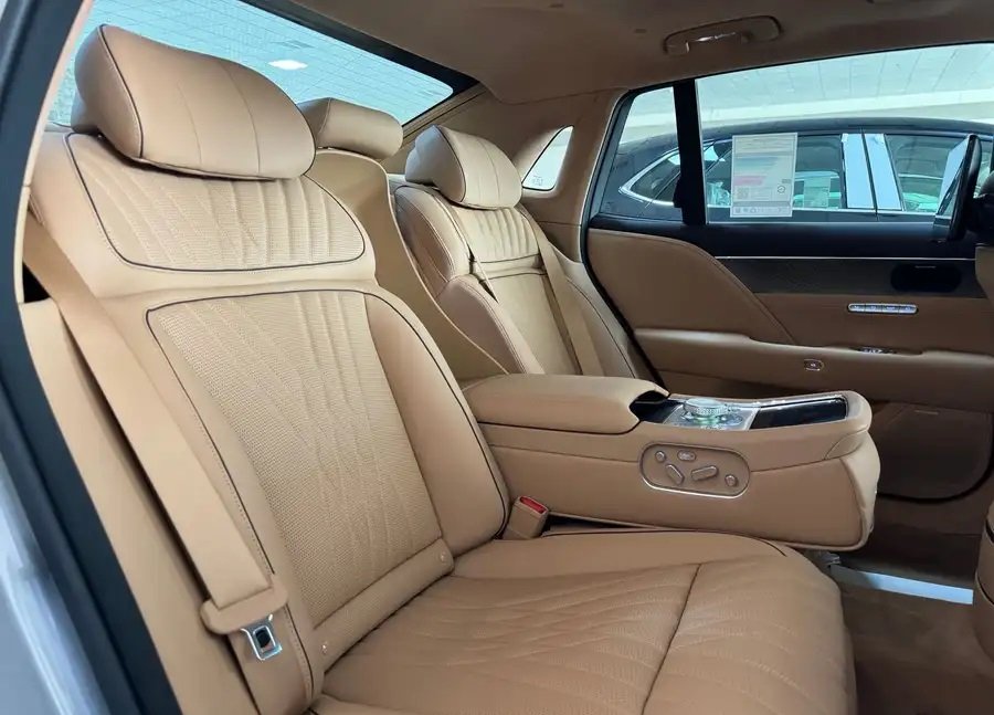 جنسس G90 2025 بلاتينيوم فل كامل