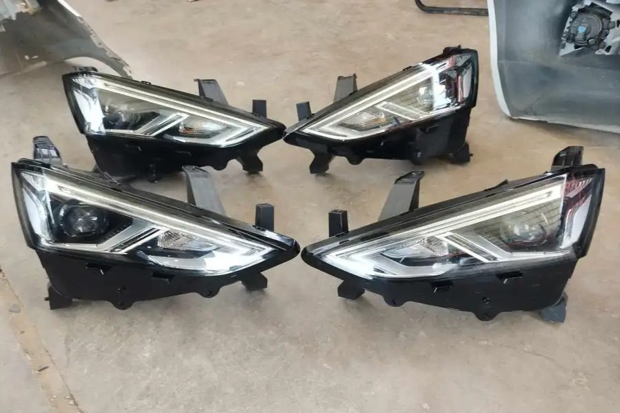 شمعات أم يو اكس 2023