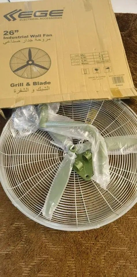 مروحة كبيرة جدار صناعي جديد لم يستخدم والا مرة