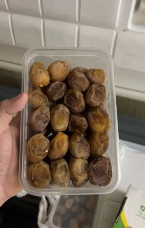 تمر خلاص وبرحي كليو بعلبته ب خمسه ريال